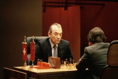 Karpov vs Korcnoj (1981)